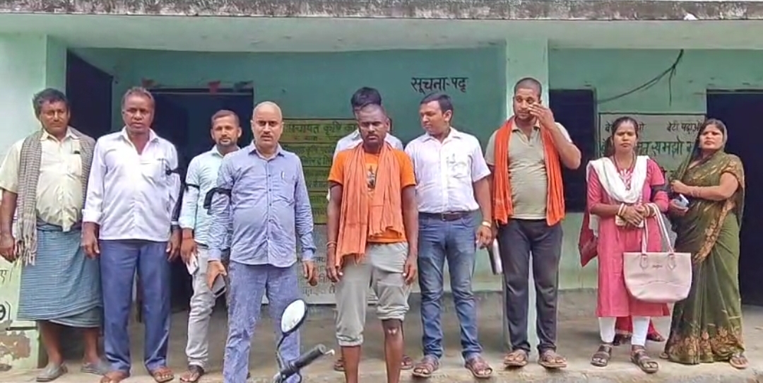 जहानाबाद पंडुई पंचायत में मनरेगा भवन में जीपीडीपी बैठक में वार्ड सदस्यों का विरोध, मुखिया पर लगाए गंभीर आरोप